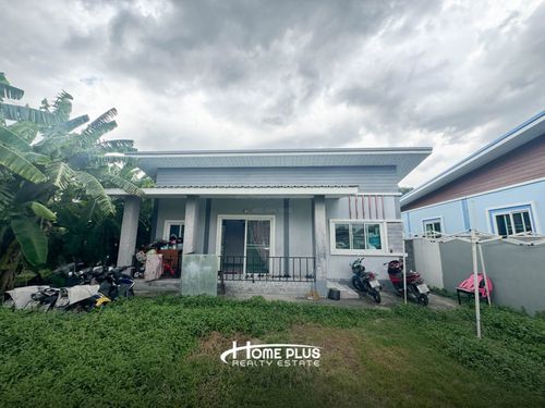ที่ดินพร้อมบ้านเดี่ยวชั้นเดียว หมู่บ้านชุมชนนิเวศน์ชาวฟ้า เนื้อที่ 105 ตารางวา 