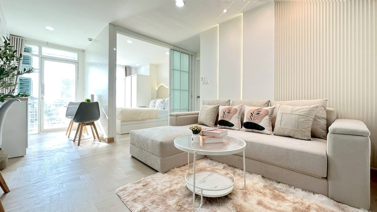 <<G-1 Condo>> Near MRT Lat Phrao 101, just a few minutes. Convenient travel into the city, Ratchada-Rama 9, suitable for own living and investment for rent.