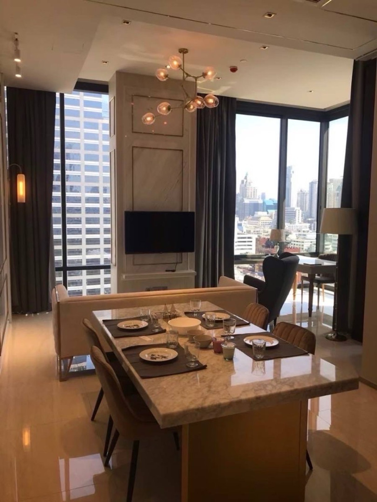 Ashton Silom. for rent 0816037454 Ashton Silom. for rent 0816037454