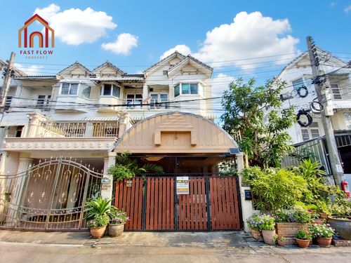 ขาย ทาวน์โฮม 3 ชั้น 51.9 ตรว หมู่บ้านวิชั่นวิลล์ 3 ซอยสามัคคี30 ต่อเติมโรงรถ ต่อเติมครัว มีพื้นที่ด้านข้าง 4ห้องนอน 4ห้องน้ำ พื้นที่ใช้สอยเทียบเท่าบ้านเดี่ยว ใกล้โรงเรียนเบญจมราชานุสรณ์ PKA