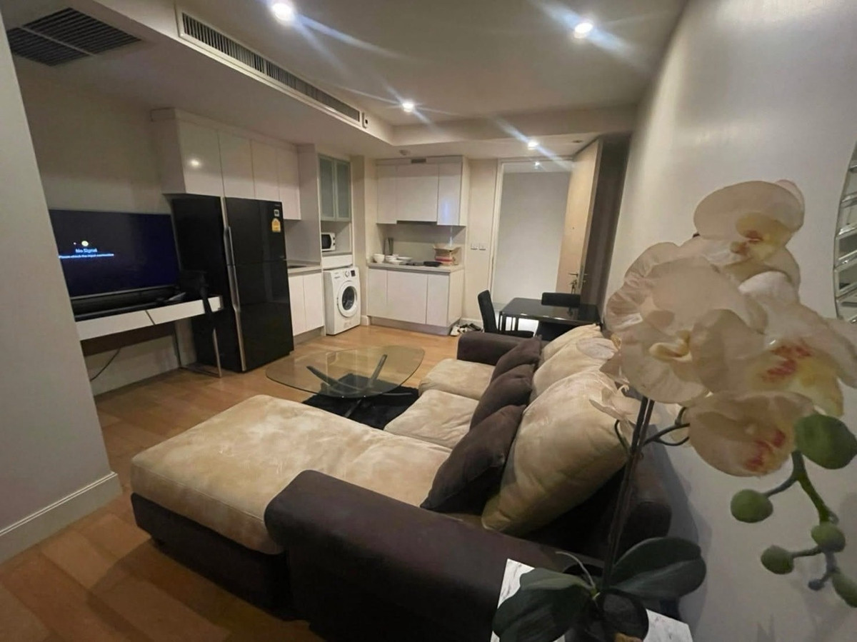Collezio Sathorn pipat 1b1b only 4.1mb call 0886166564 Collezio Sathorn pipat 1b1b only 4.1mb call 0886166564