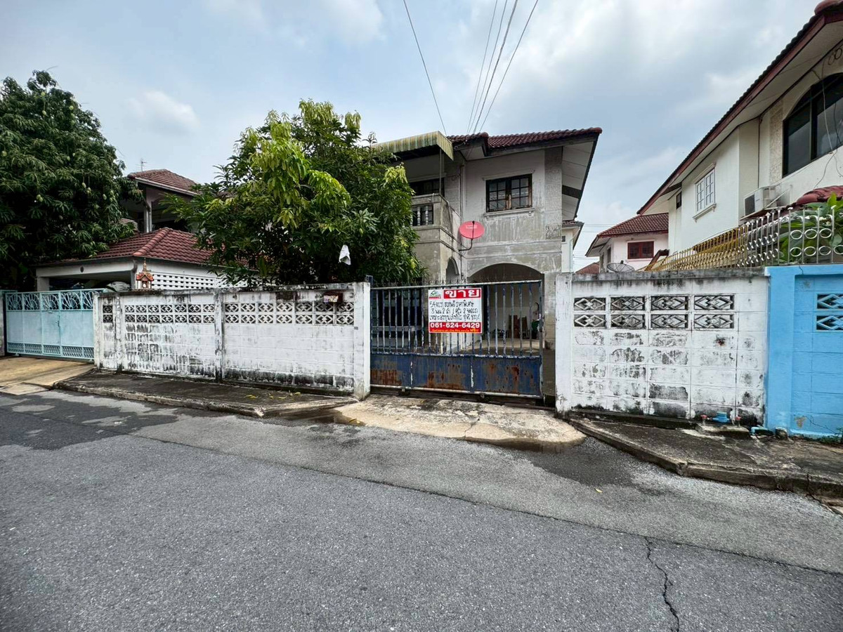 ขายบ้านเดี่ยว หมู่บ้าน ช.รุ่งเรือง 6 ราคาต่ำกว่าตลาด เหมาะกับการลงทุน (N.2000) ขายบ้านเดี่ยว หมู่บ้าน ช.รุ่งเรือง 6 ราคาต่ำกว่าตลาด เหมาะกับการลงทุน (N.2000)