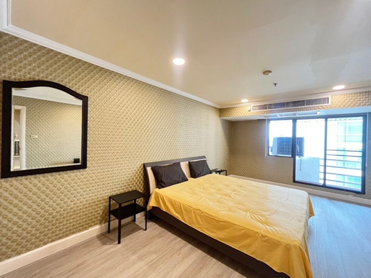 Partly renovated 2-bedroom unit for rent at The Royal Place II  – รูปที่ 4