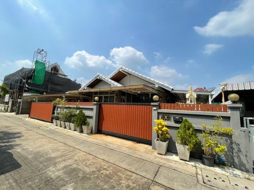 Single house with land Chokchai 4 Soi 55 / 3 bedrooms (for sale), Single house Chokchai 4 Soi 55 / 3 Bedrooms (FOR SALE) TPM332