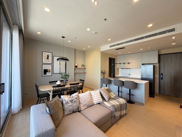Brand new condo for sale in Charoenkrung near BTS Saphan Taksin, 98 sq.m 2-bedroom unit never occupied and never rented, close to ICONSIAM and international schools, suitable for living and investment