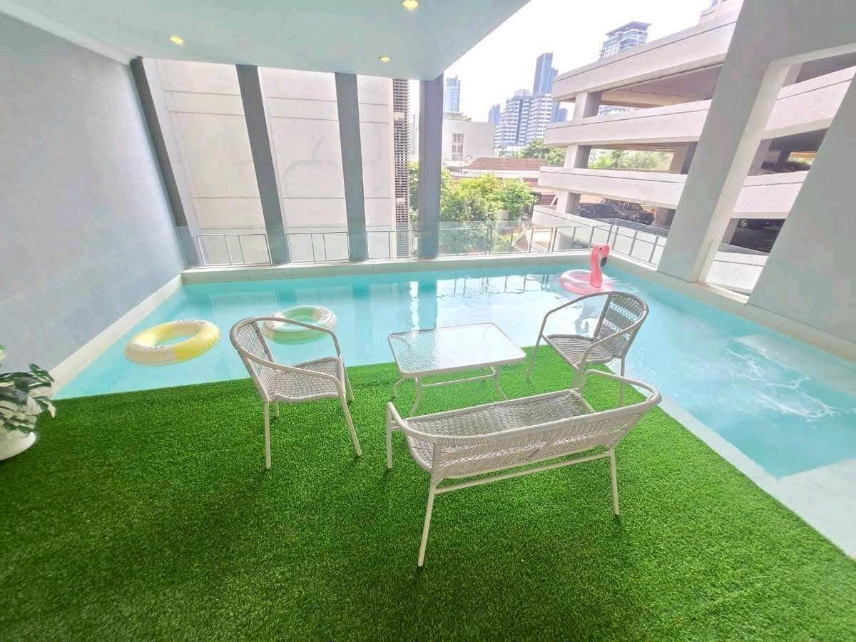 ให้เช่าบ้านเดี่ยวสุขุมวิท 49/1 🏊‍♀️🏄 มีสระว่ายน้ำในบ้านพร้อมลิฟท์ส่วนตัว素坤逸路49/1巷独栋别墅出租。配有私人游泳池和私人电梯。 – รูปที่ 3