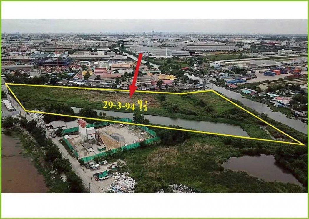 Land for sale, zoned purple, on Theparak Road, KM 21, 29 rai 3 ngan 94 sq.wa. Suitable for factory construction.