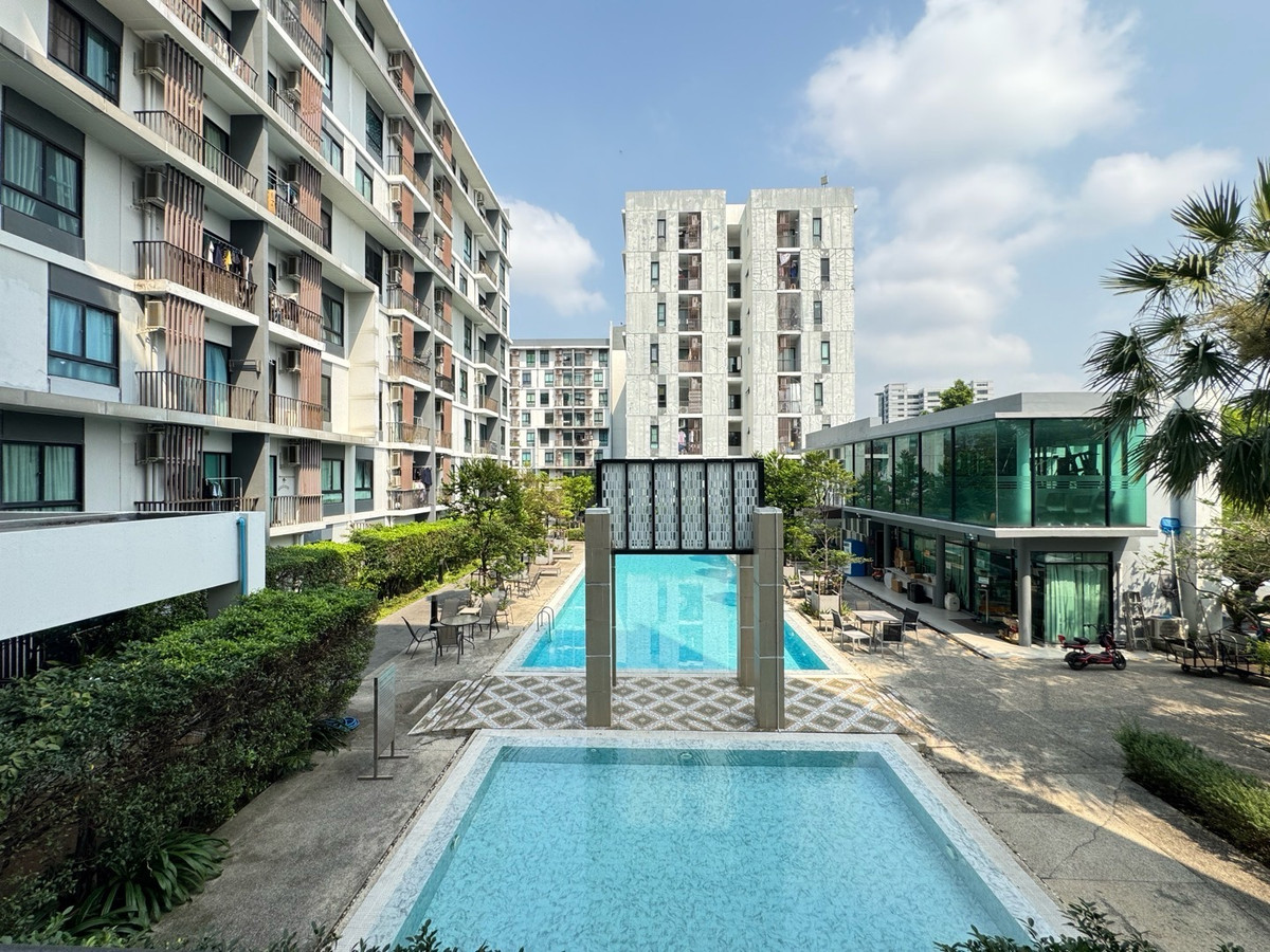 Condo for sale low million iCondo Ngamwongwan 1, pool view, building on the 2nd floor, near the Ministry of Public Health. and Ngamwongwan Expressway