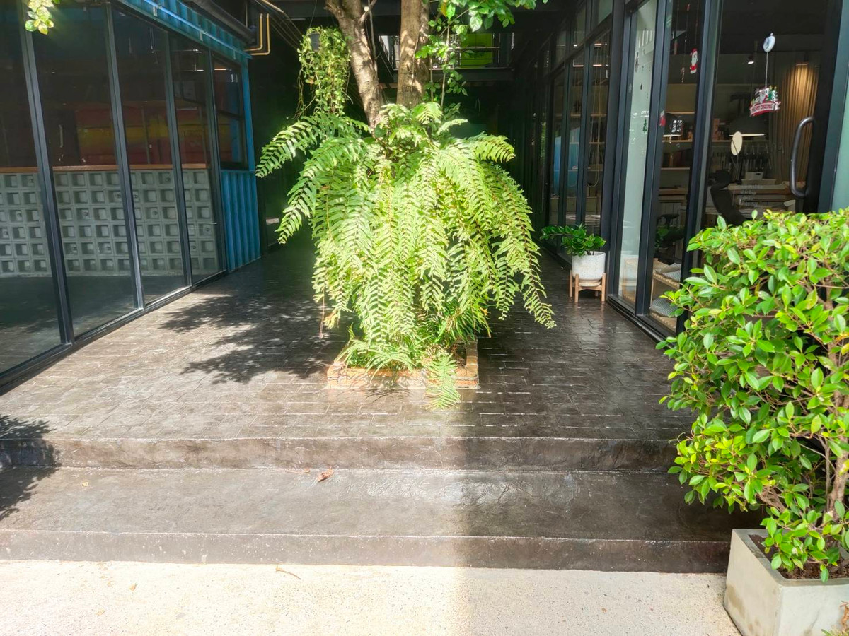 🏢 Office / office space for rent - Sukhumvit - Ekkamai (3 floors total), very good location, convenient travel, close to BTS and expressway. – รูปที่ 2