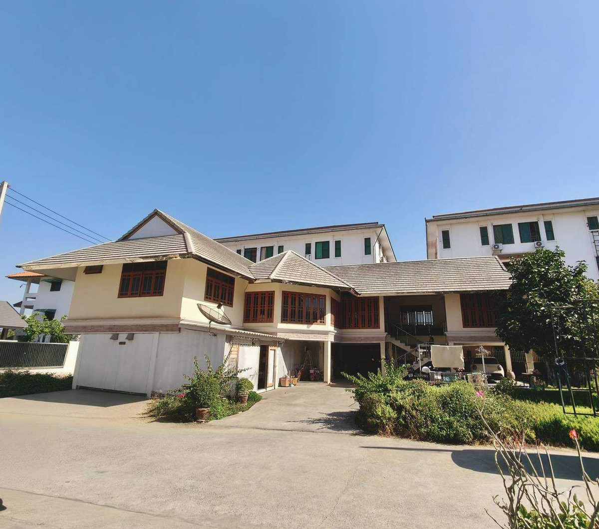 Single house for sale, 140.5 sq m, near Naresuan University, location able to open a shop Single house for sale, 140.5 sq m, near Naresuan University, location able to open a shop