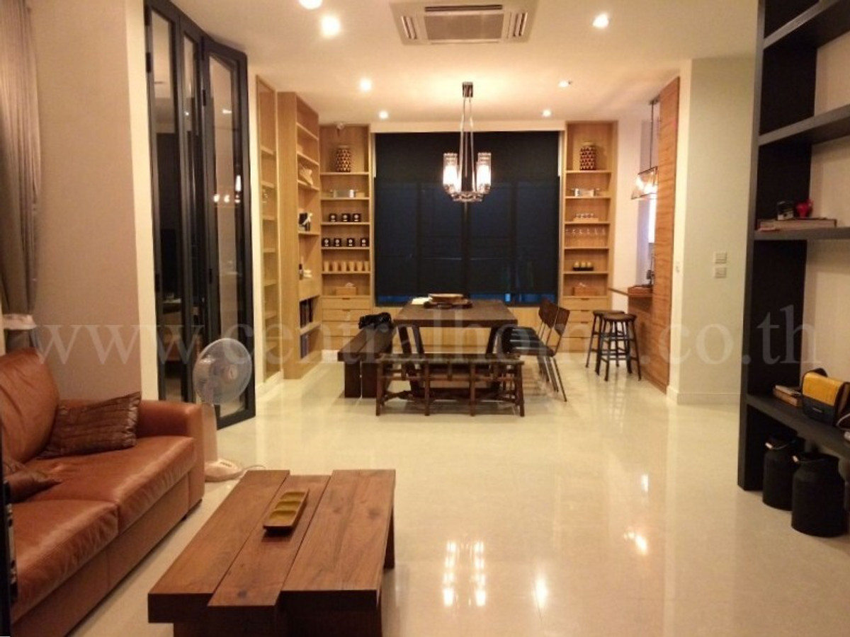 บ้านเดี่ยว 3 ชั้น นาราสิริ ไฮด์อเวย์ นวมินทร์ หลังริม – รูปที่ 4