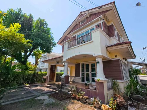 โอกาสทอง! ขายบ้านเดี่ยวหลังมุม 107 ตร.วา พื้นที่เยอะติดสวน บรรยากาศร่มรื่น พื้นที่ใช้สอยกว่า 230 ตร.ม. พร้อมเข้าอยู่ หมู่บ้านปาริชาต (Parichat Village) ติดถนน 345 โครงการคุณภาพจากแลนด์ แอนด์ เฮ้าส์ 