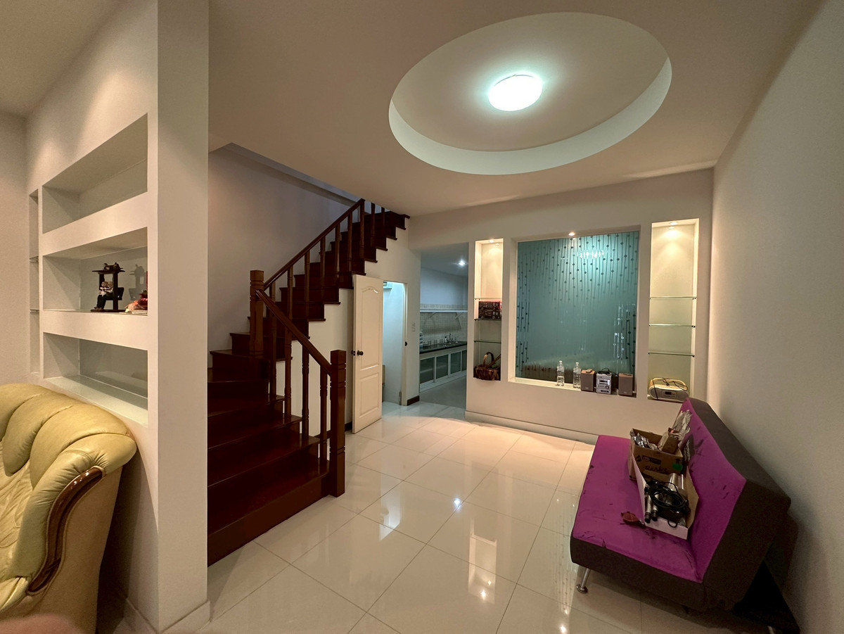 ให้เช่าทาวน์โฮม 3 ชั้น หมู่บ้านสิรินโฮม ลาดพร้าว101 แอร์เฟอร์ครบ มี3ห้องนอน3ห้องน้ำ ราคาเช่าเดือนละ30,000บาท (จดทะเบียนบริษัทได้) – รูปที่ 4