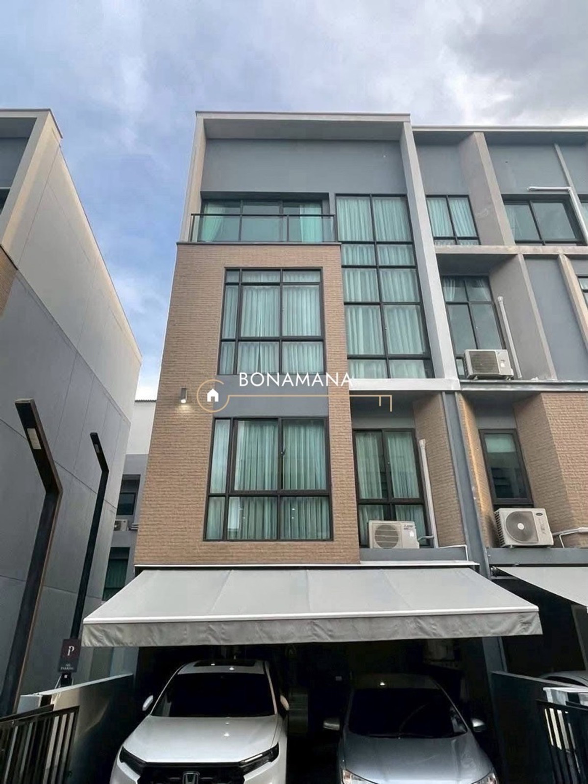Rent/Sell Estara Haven Pattanakarn 20 (Estara Haven Pattanakarn 20) New home bought from the project. Rent/Sell Estara Haven Pattanakarn 20 (Estara Haven Pattanakarn 20) New home bought from the project.