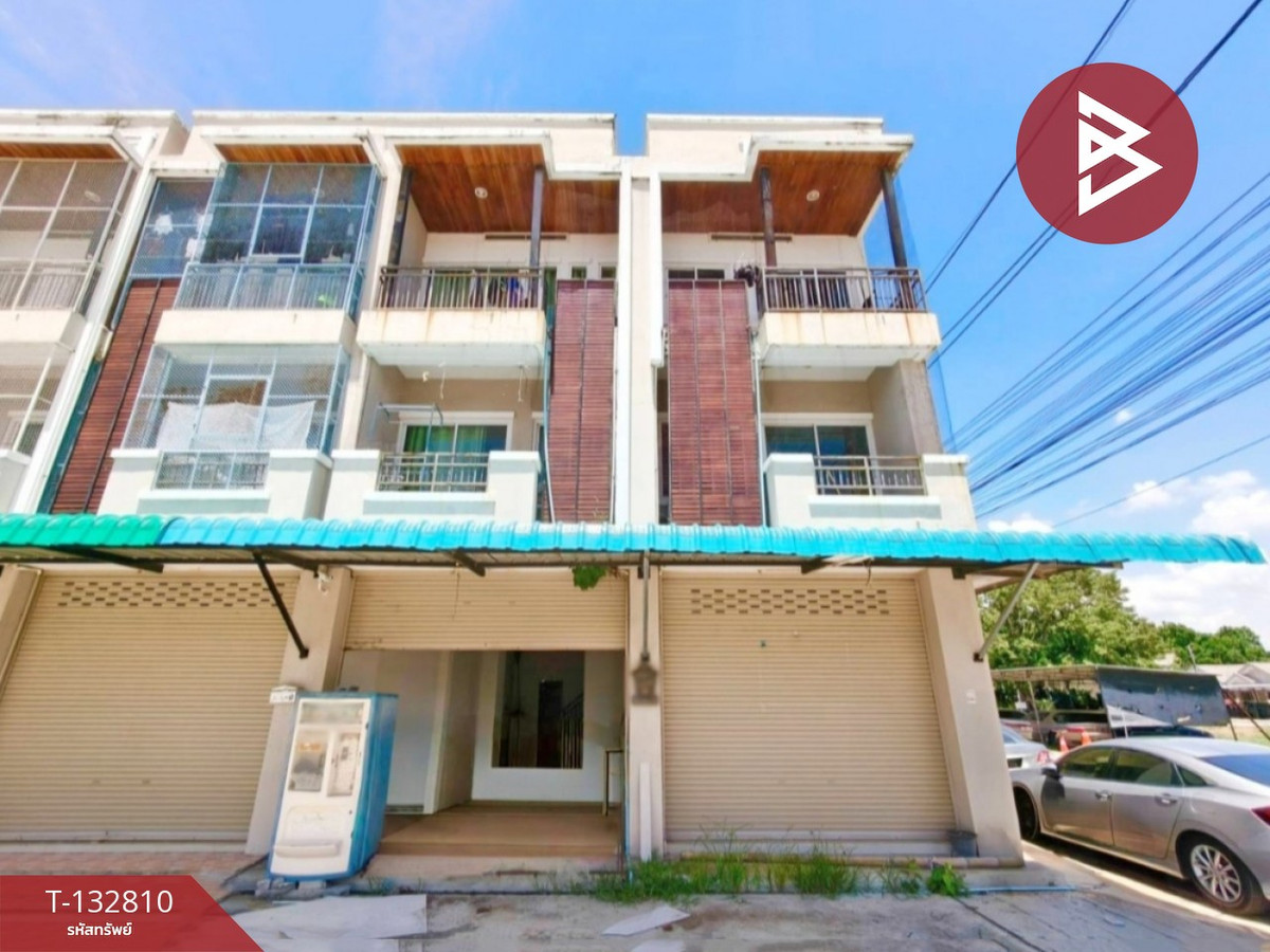 Commercial building for sale, 3 floors, 2 units, Baan Ing Suan Project, Suphan Buri.