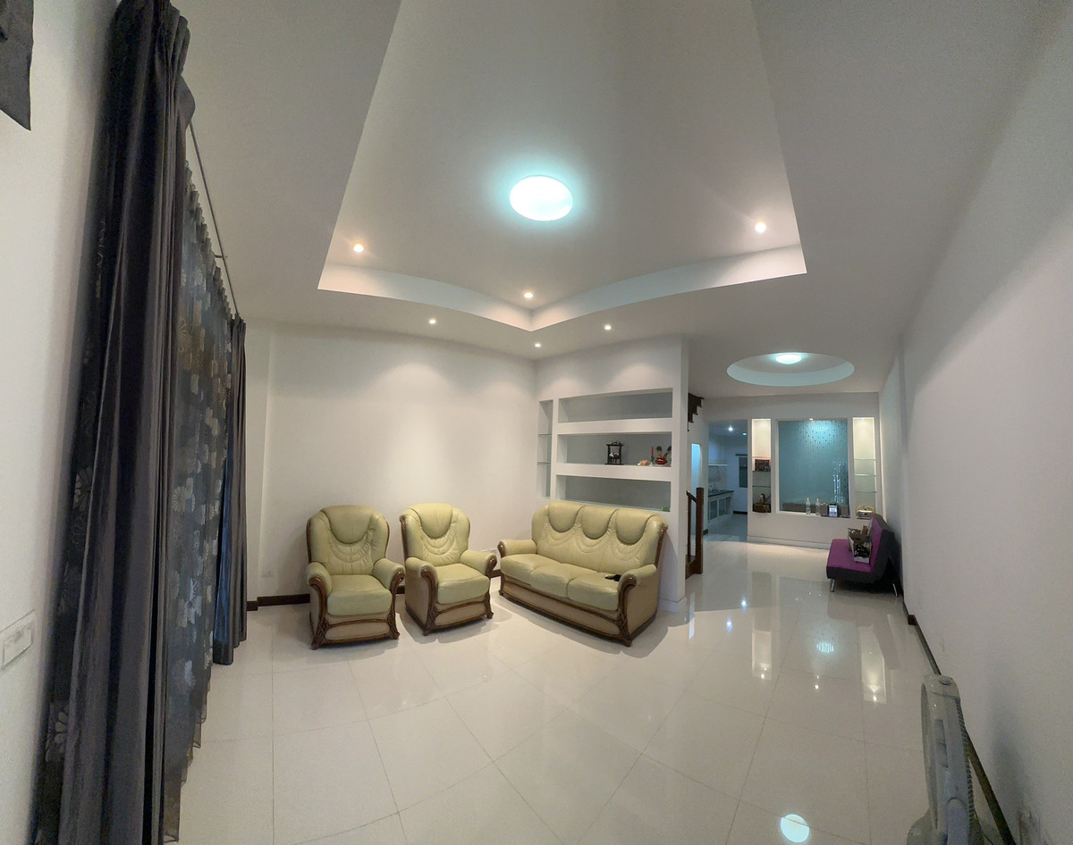 ให้เช่าทาวน์โฮม 3 ชั้น หมู่บ้านสิรินโฮม ลาดพร้าว101 แอร์เฟอร์ครบ มี3ห้องนอน3ห้องน้ำ ราคาเช่าเดือนละ30,000บาท (จดทะเบียนบริษัทได้) – รูปที่ 2
