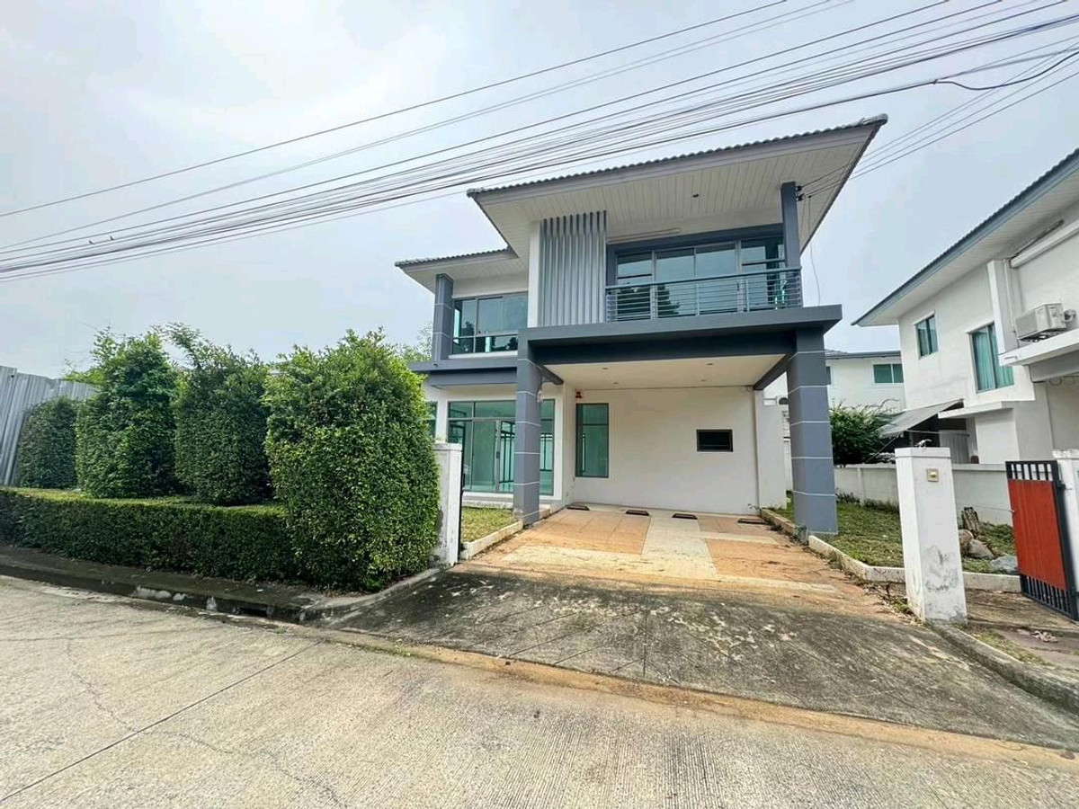 Perfect Place Village Ramkhamhaeng-Suvarnabhumi 2 Perfect Place Ramkhamhaeng Suvannabhumi2 Newly renovated detached house  Opposite the garden, good atmosphere.