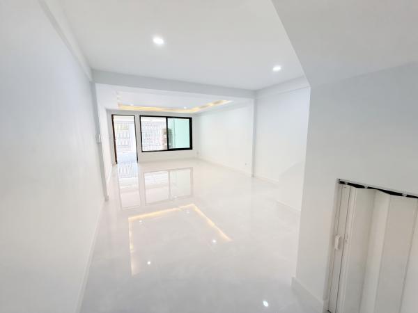 02/10/2026, ขายทาวน์เฮาส์ย่านลาดพร้าว House Area Ladprao 2 ห้องนอน 3,690,000 บาท 🏡 0642748883