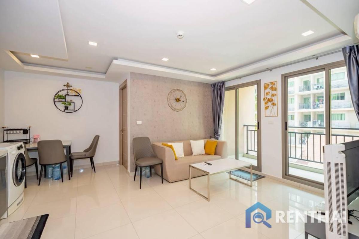 คอนโดหรู 2 ห้องนอนใน Arcadia Beach Continental พัทยา วิวสระว่ายน้ำ ราคา 4.7 ล้านบาท