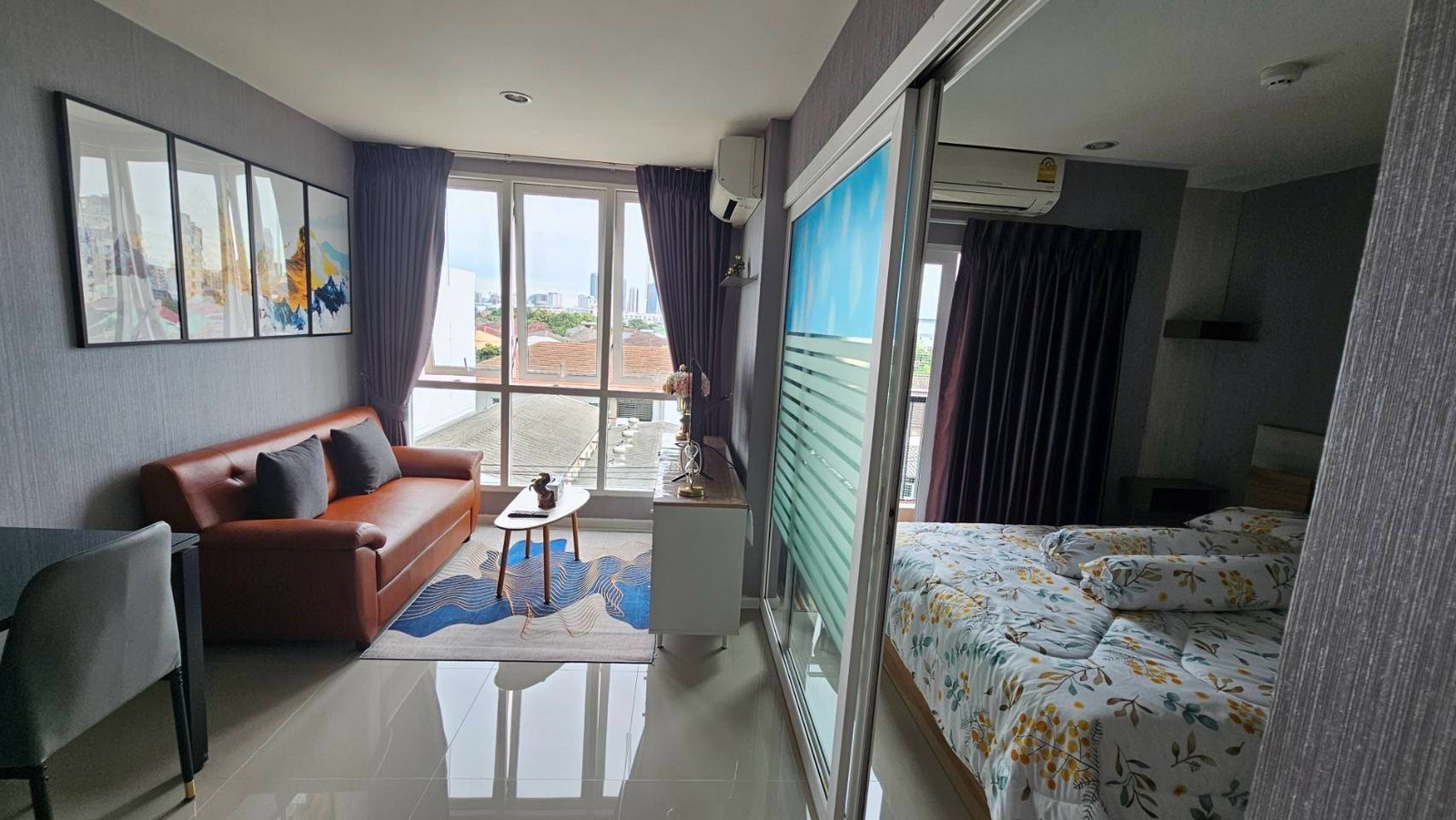 full set furniture, complete set of furniture, electrical appliances, 2 air conditioners, nice condo, quiet, near BTS, near department stores. beautiful swimming pool Nice fitness center, lots of parking, cute security guard. contact Line Id : kulrada99 