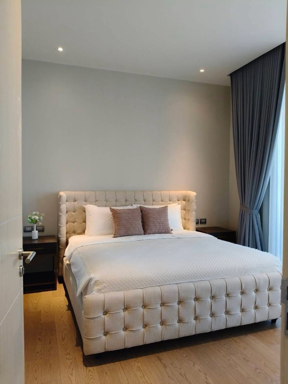 ให้เช่าMagnolias Waterfront Resiences ให้เช่าMagnolias Waterfront Resiences