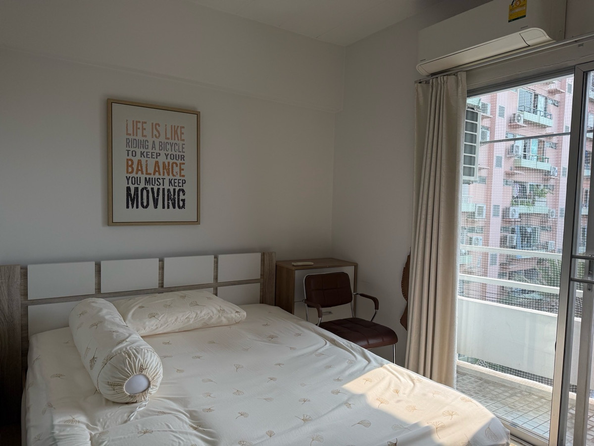 Studio One Condo Lat Phrao 102 near the Yellow Line. Studio One Condo Lat Phrao 102 near the Yellow Line.