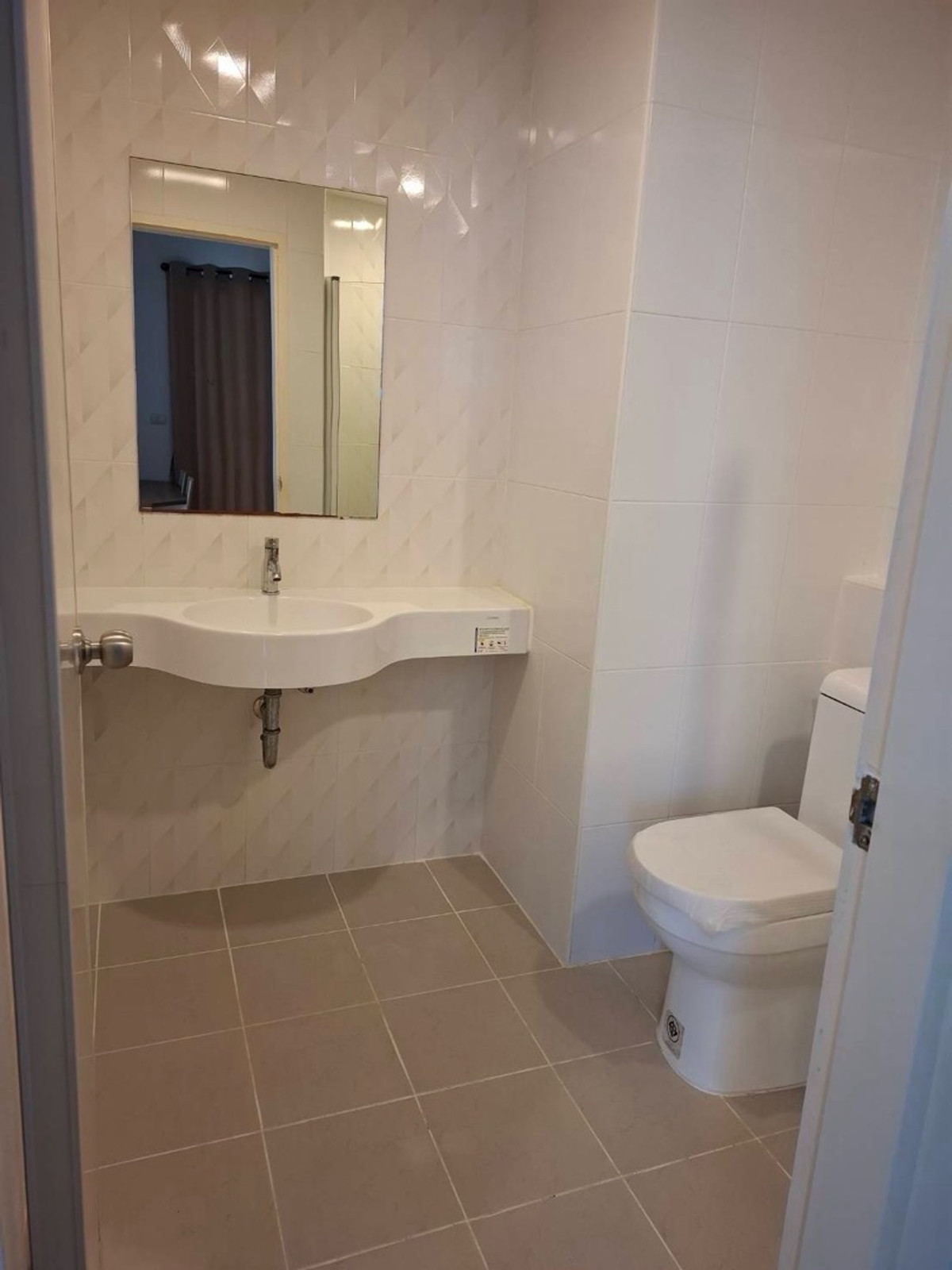 Condo for rent, J Condo (Sathorn-Kanlapapakrit), empty room size 31 sq m, 4th floor, Building A. Condo for rent, J Condo (Sathorn-Kanlapapakrit), empty room size 31 sq m, 4th floor, Building A.
