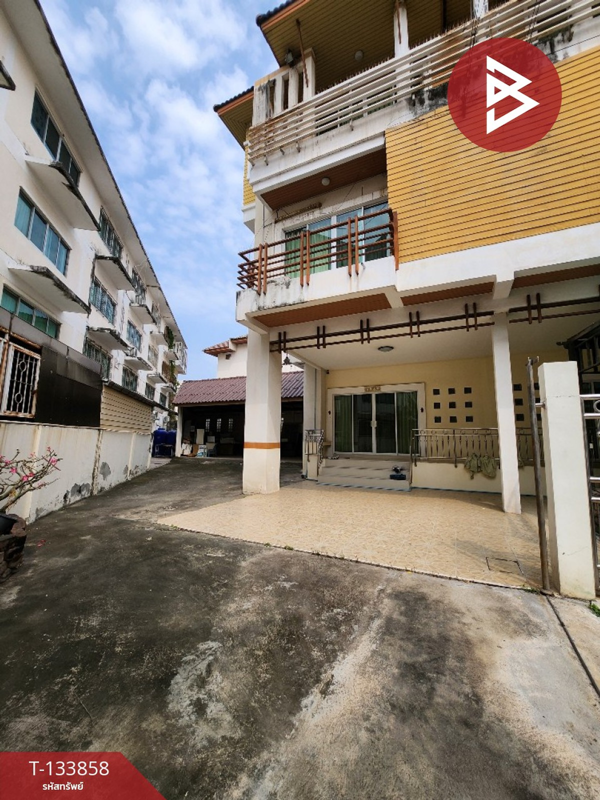  ขาย/เช่า ทาวน์เฮ้าส์ 3 ชั้น เนื้อที่ 90.6 ตร.วา หมู่บ้านรินรดา สมุทรสาคร – รูปที่ 3