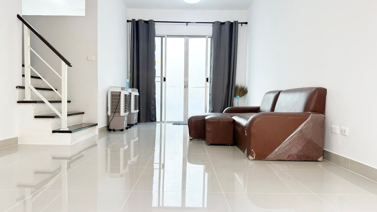 Townhome for Sale: The Connect Kaset-Navamin (Prasert-Manukitch 48) | Price 2.5 MB | Land Size 18.2 Sq.wah | 2 Floors Village View