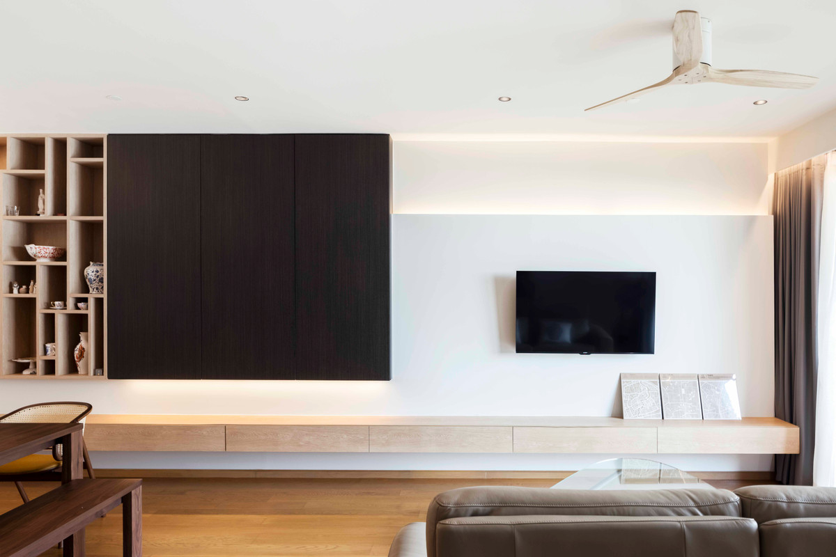 Lowrise condo, 2 bedrooms, 131 sq m, decorated and ready to move in, minimal muji style.