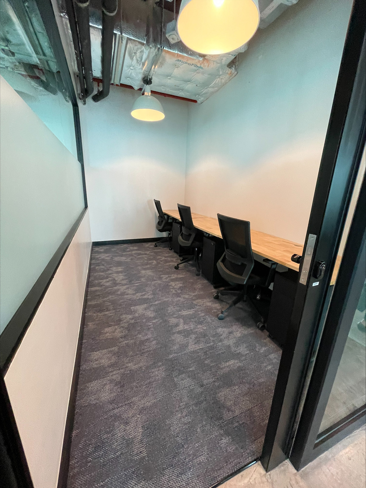 Serviced Office @BTS Chongnonsi Serviced Office @BTS Chongnonsi
