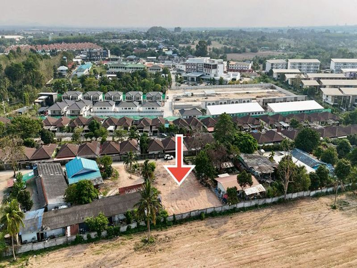 Land for sale on the Sriracha Tiger Zoo side, beautiful plot, already leveled, close to Motorway 7. Land for sale on the Sriracha Tiger Zoo side, beautiful plot, already leveled, close to Motorway 7.