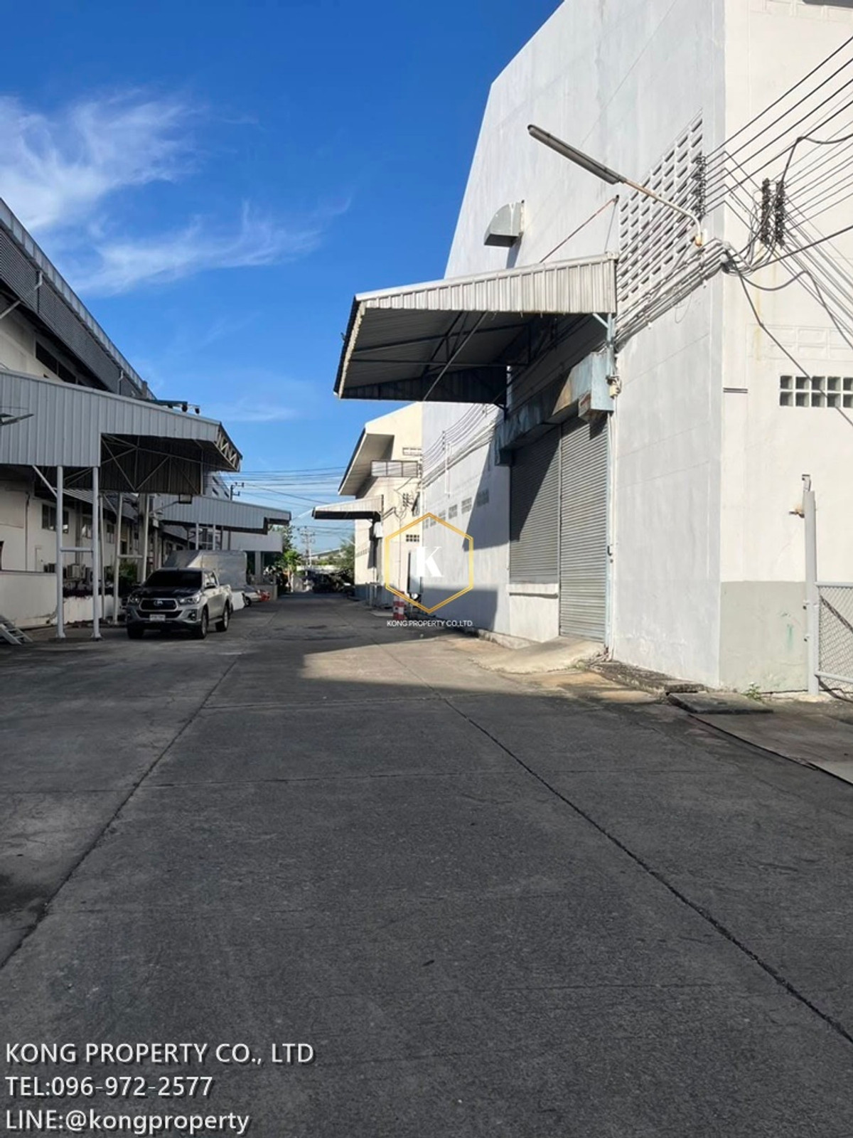 Warehouse for rent, Pracha Uthit, Thung Khru, Bangkok, next to the main road, area 800-1800 sq m. Warehouse for rent, Pracha Uthit, Thung Khru, Bangkok, next to the main road, area 800-1800 sq m.