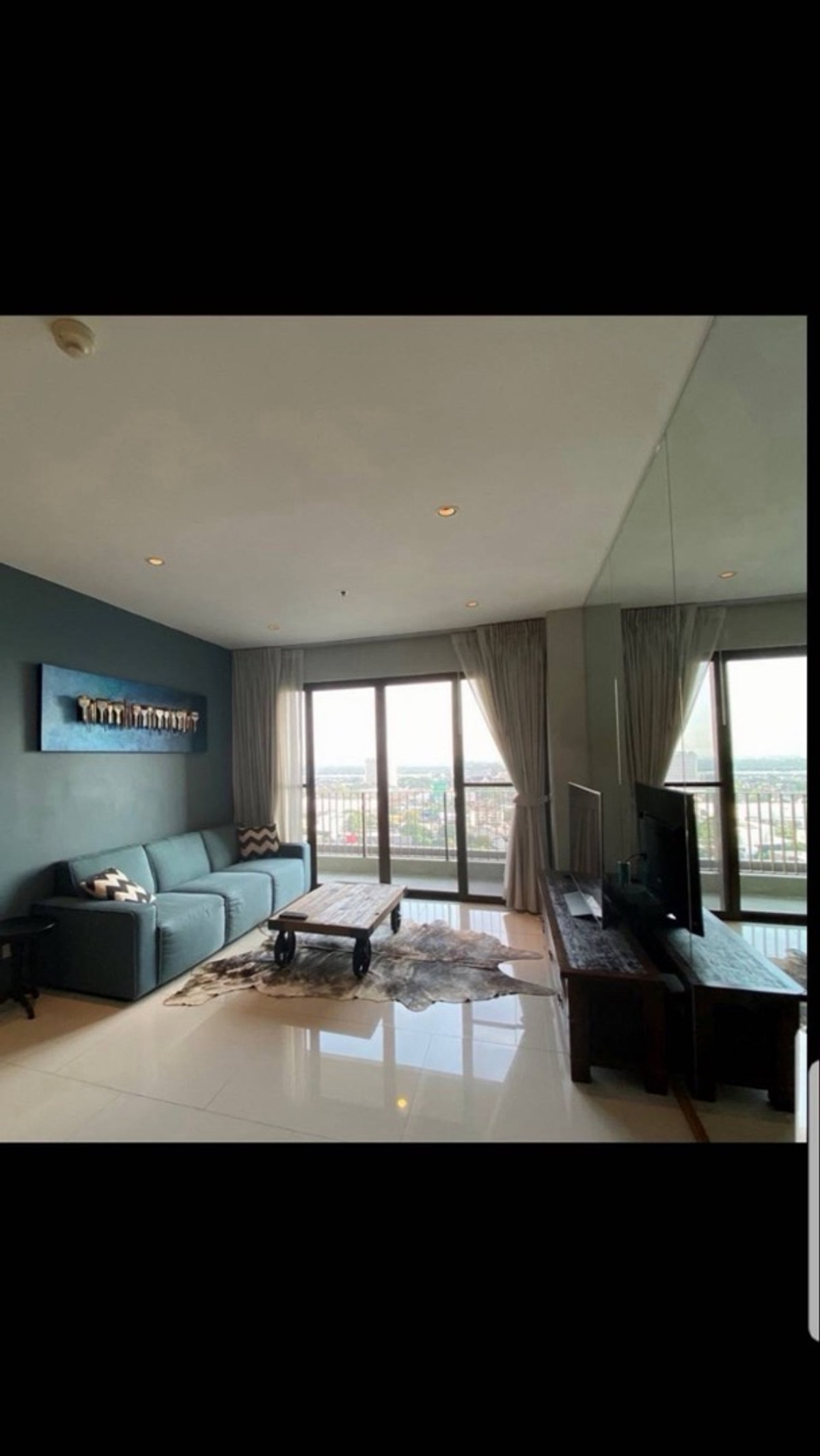 ขายคอนโด Emporio Place สุขุมวิท 24 ขนาด 65 ตร.ม 1 ห้องนอน พร้อมผู้เช่า ลงทุนปล่อยเช่าต่อได้ทันที ใกล้ EM District ขายคอนโด Emporio Place สุขุมวิท 24 ขนาด 65 ตร.ม 1 ห้องนอน พร้อมผู้เช่า ลงทุนปล่อยเช่าต่อได้ทันที ใกล้ EM District