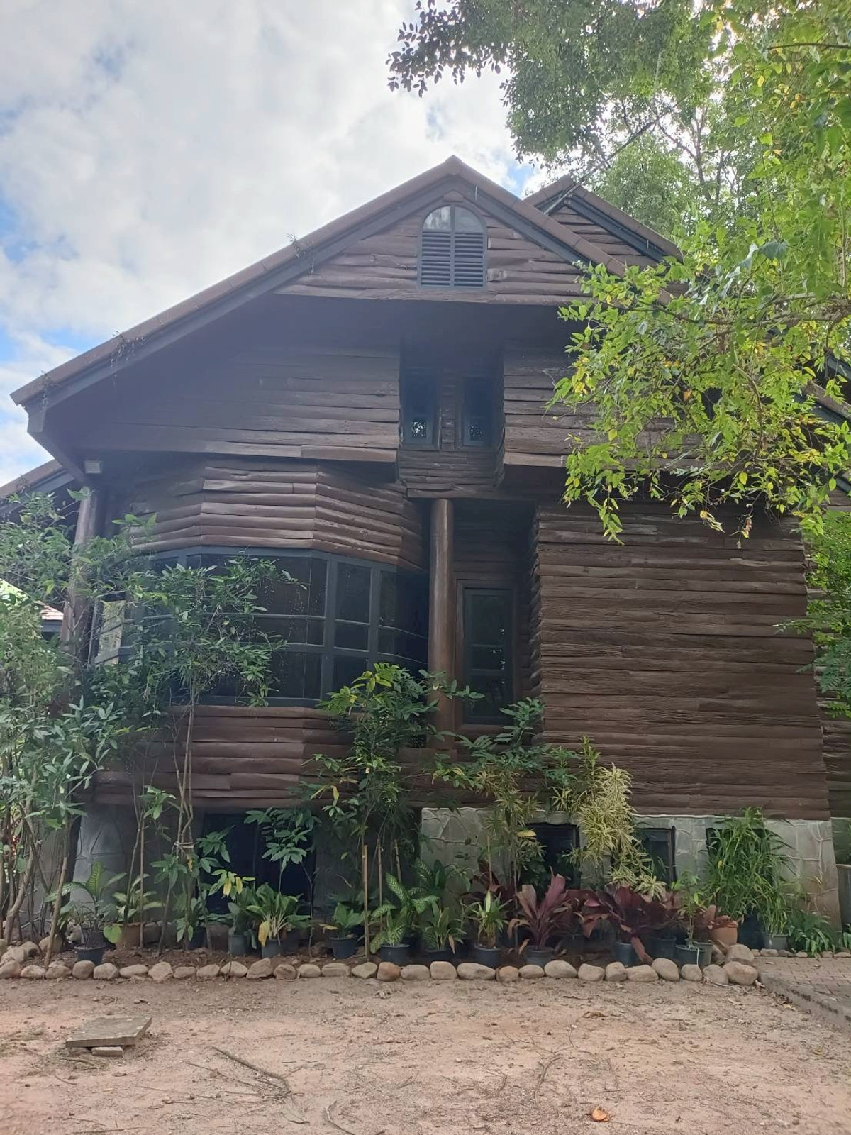 Land for sale with buildings Teak house with garden, 20 rai 2 ngan 59 sq m., south side next to the hill, Cha-om, Kaeng Khoi, Saraburi. – รูปที่ 3