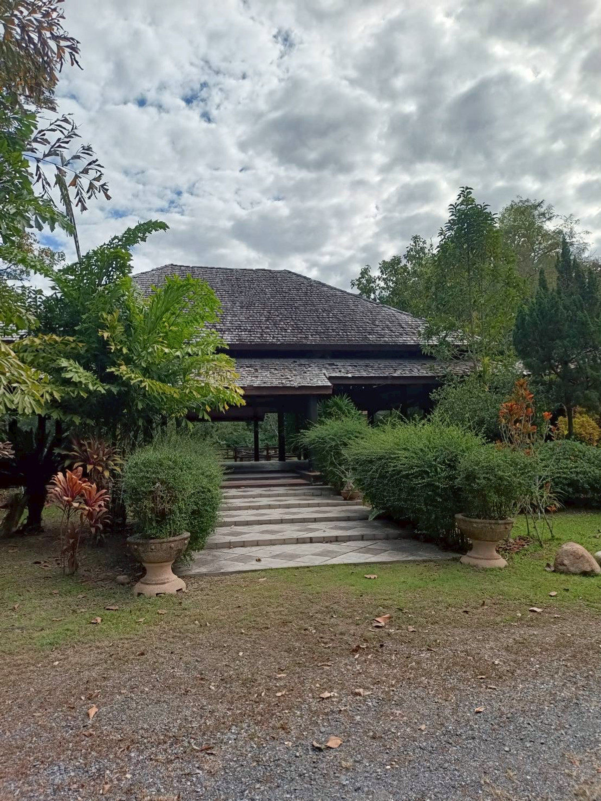Land for sale with buildings Teak house with garden, 20 rai 2 ngan 59 sq m., south side next to the hill, Cha-om, Kaeng Khoi, Saraburi. – รูปที่ 4
