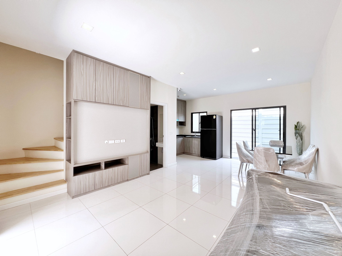 Premium 3-Story Townhome for Sale: EIGEN Pattanakarn – รูปที่ 4