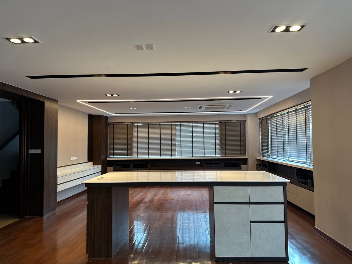 SL038/ขายคอนโด Ploen Chit Terrace Penthouse หรู 2 ชั้น ใจกลางเพลินจิต พื้นที่ใหญ่ 374 ตร.ม. รีโนเวทใหม่ พร้อมเข้าอยู่ – รูปที่ 3