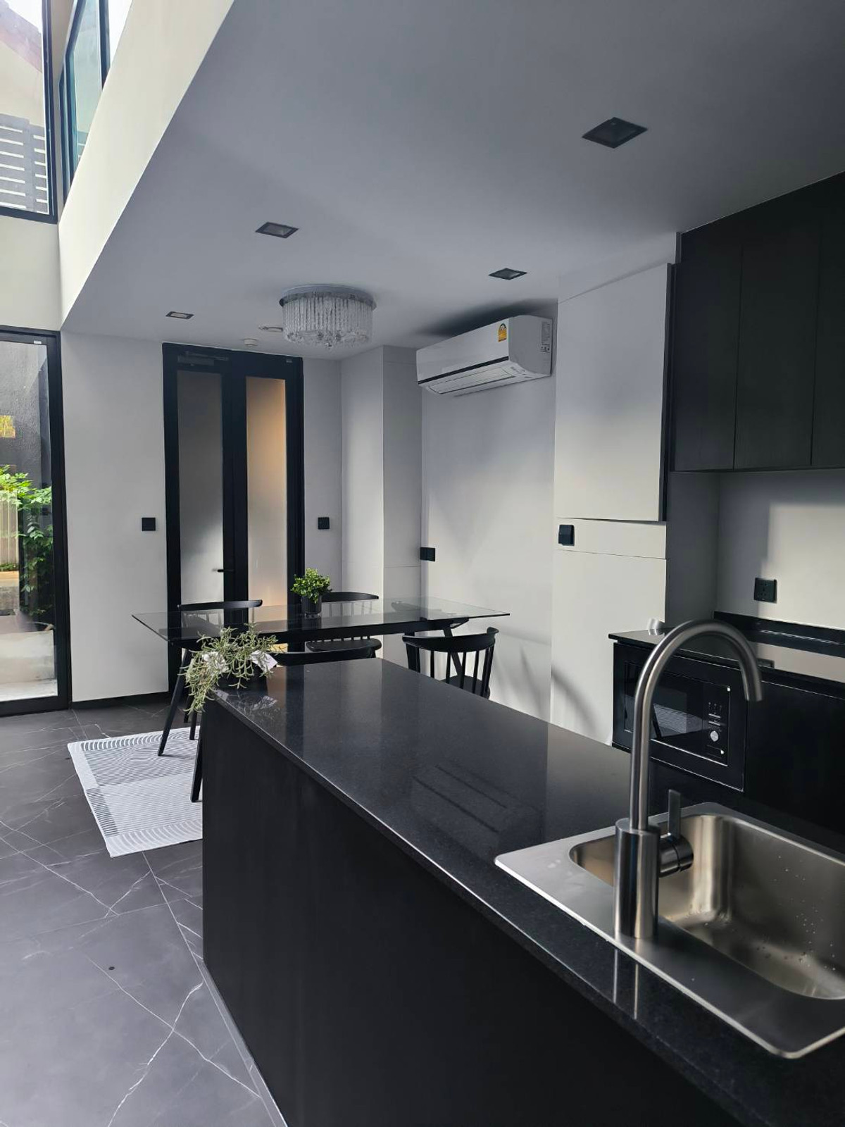 ให้เช่า Townhome/Home office ใจกลางรัชดา ใกล้ MRT เพียง 800 เมตร ใกล้ถนน รัชดา เพียง 500 เมตร ให้เช่า Townhome/Home office ใจกลางรัชดา ใกล้ MRT เพียง 800 เมตร ใกล้ถนน รัชดา เพียง 500 เมตร