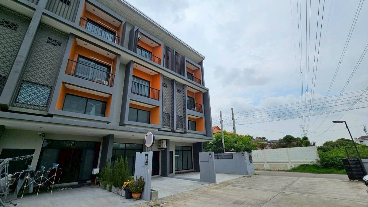 ขายด่วน! โฮมออฟฟิศ 3.5 ชั้น The Loft 69 เพชรเกษม สวย น่าอยู่ ที่จอด 4 คัน ทำเลดี เดินทางสะดวก เหมาะสำหรับทำธุรกิจและอยู่อาศัยในที่เดียว – รูปที่ 4