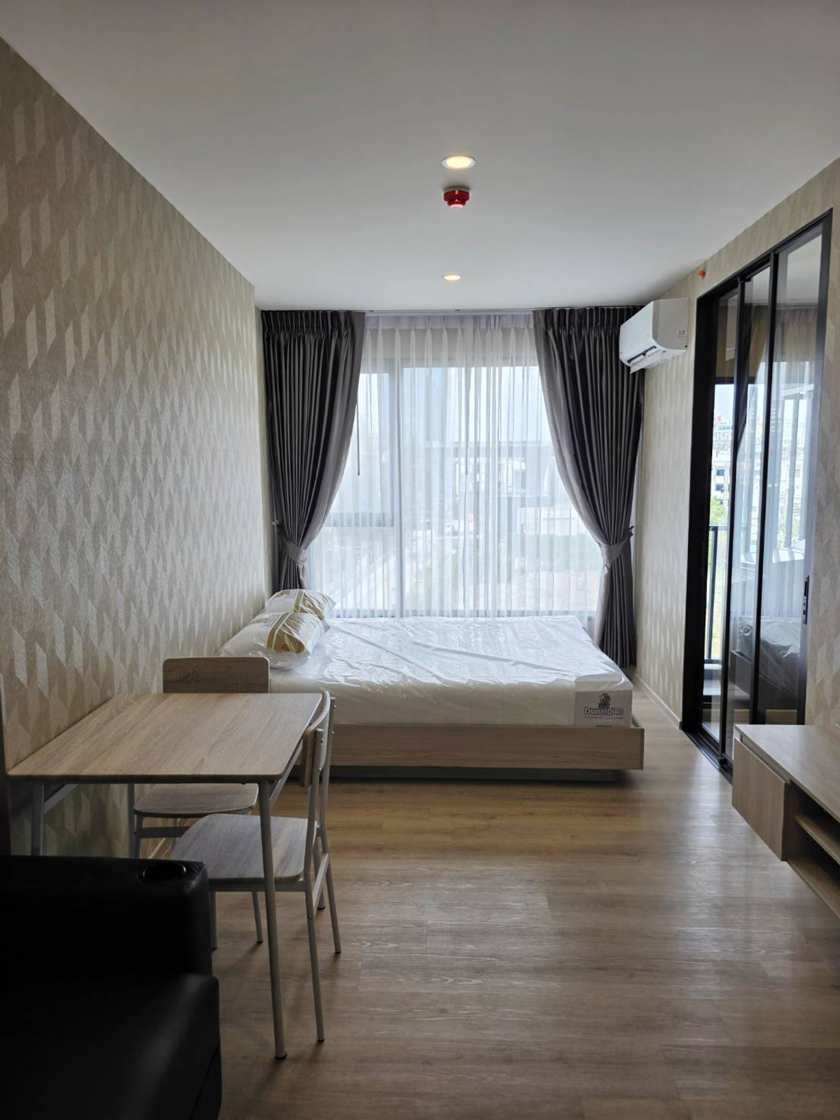 🔥For Rent Now🔥 Origin Place Bangna, brand new unit, never occupied. Next to MRT Sri Eiam Interchange (2 lines). Fully furnished with built-in furniture and Smart Closet. Near Central Bangna. 🔥For Rent Now🔥 Origin Place Bangna, brand new unit, never occupied. Next to MRT Sri Eiam Interchange (2 lines). Fully furnished with built-in furniture and Smart Closet. Near Central Bangna.