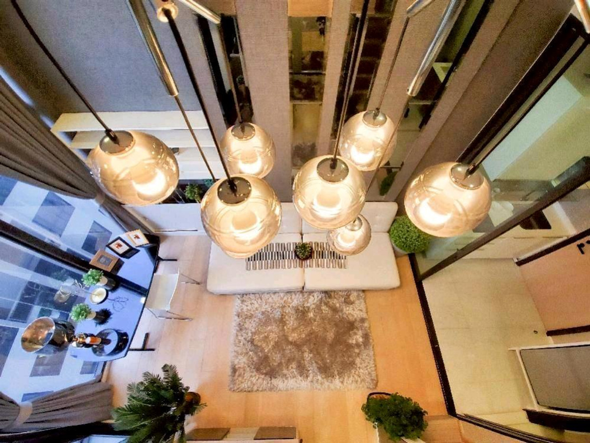 ✨ Near MRT Phetchaburi, beautifully decorated room, 5-star hotel style, romantic atmosphere. View of Makkasan Park, open and comfortable for the eyes ✨