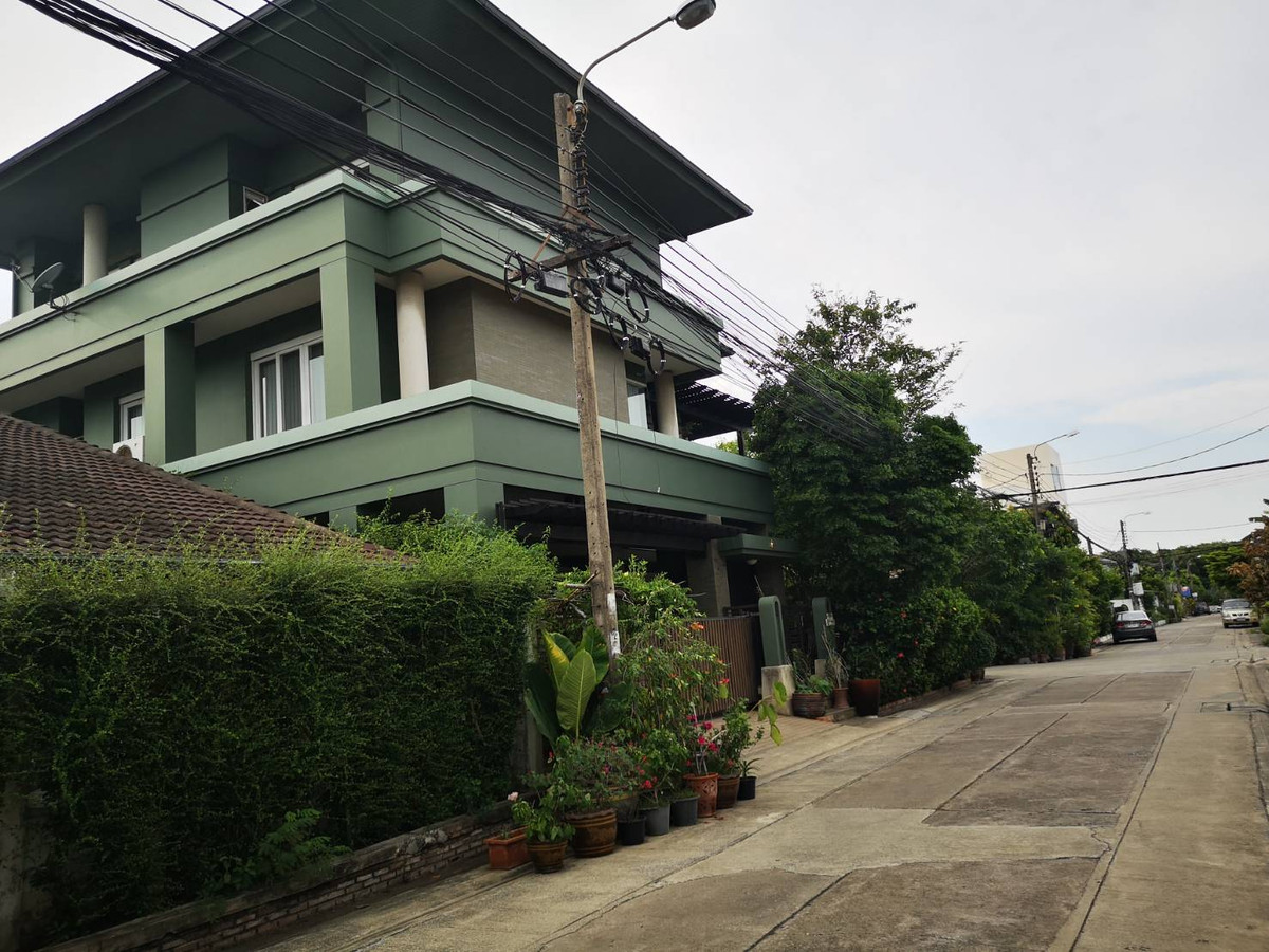 ลดราคาบ้านเดี่ยว 3 ชั้น สไตล์โมเดอร์นคลาสสิค  หลังมุม ซอยนวมินทร์ 68 เนื้อที่ 75 ตรว. พท.ใช้สอย 518 ตรม.  ราคาพิเศษ 11.9 ล้าน  – รูปที่ 2