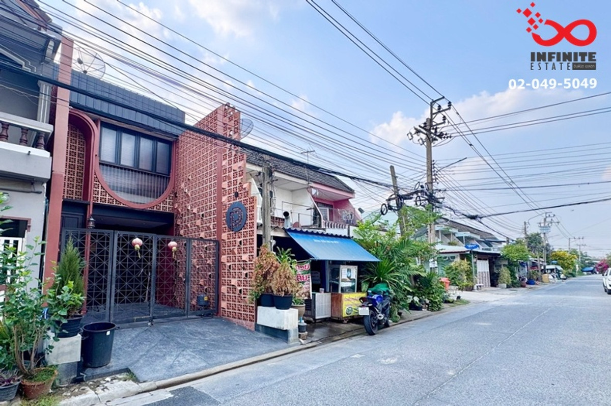 Townhouse for sale, 2 floors, 16 sq m., Thian Suan Village, Ramintra 5, Bang Khen, beautifully decorated.
