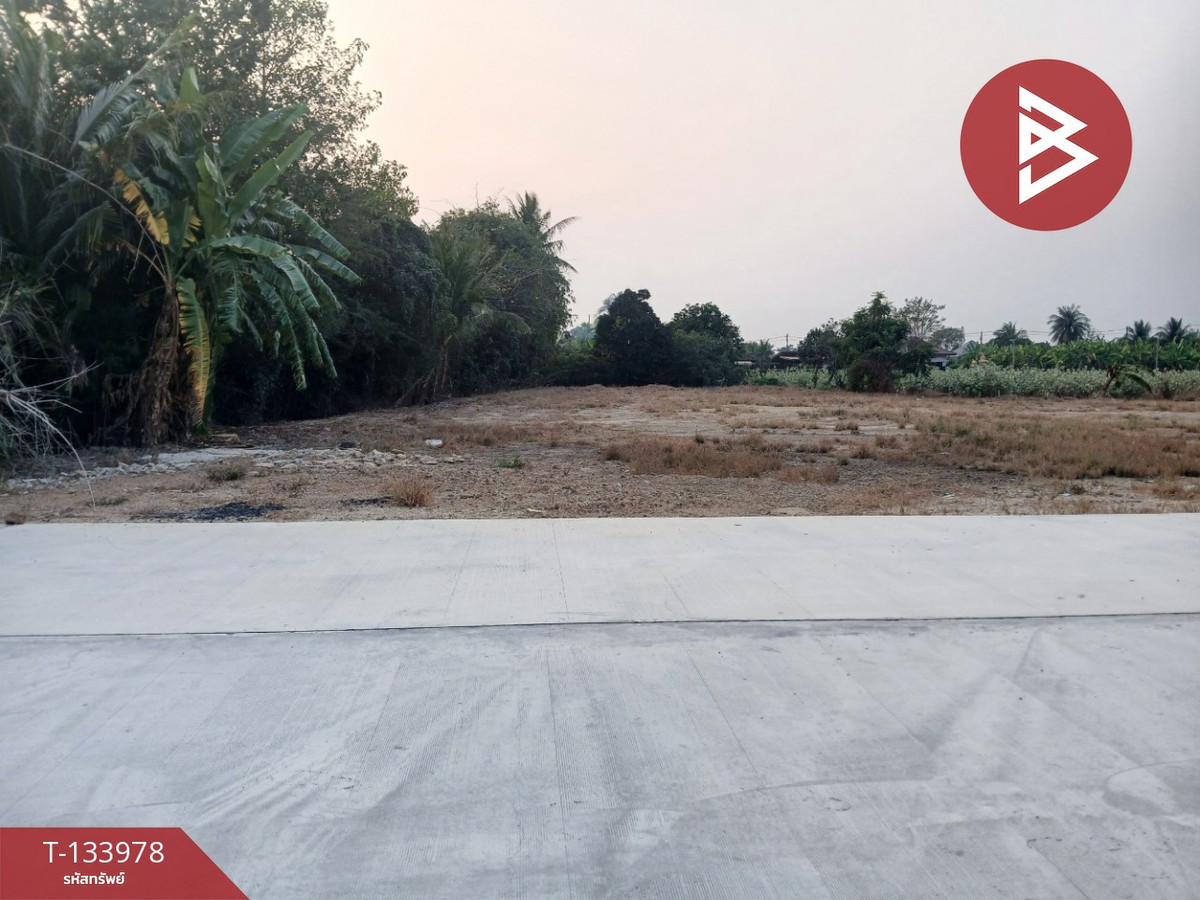 Land for sale, area 1 rai 30 sq m, Nakhon Chai Si, Nakhon Pathom. Land for sale, area 1 rai 30 sq m, Nakhon Chai Si, Nakhon Pathom.