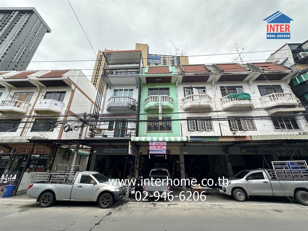 อาคารพาณิชย์ 3 ชั้น 17 ตร.ว. หมู่บ้านรัตนาธิเบศร์ ซอยหมู่บ้านรัตนาธิเบศร์ ถนนบรมราชชนนี ถนนรัตนาธิเบศร์ บางใหญ่ นนทบุรี