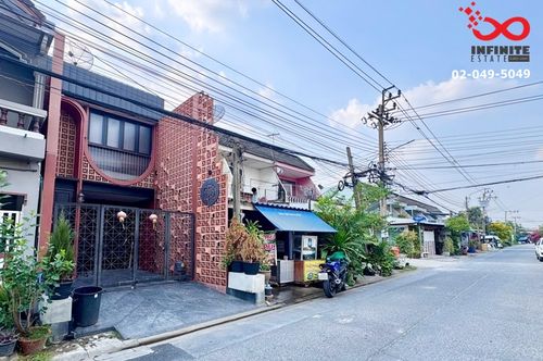 Townhouse for sale, 2 floors, 16 sq m., Thian Suan Village, Ramintra 5, Bang Khen, beautifully decorated.