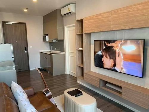 Condo for Rent: Whizdom Essence Sukhumvit 101