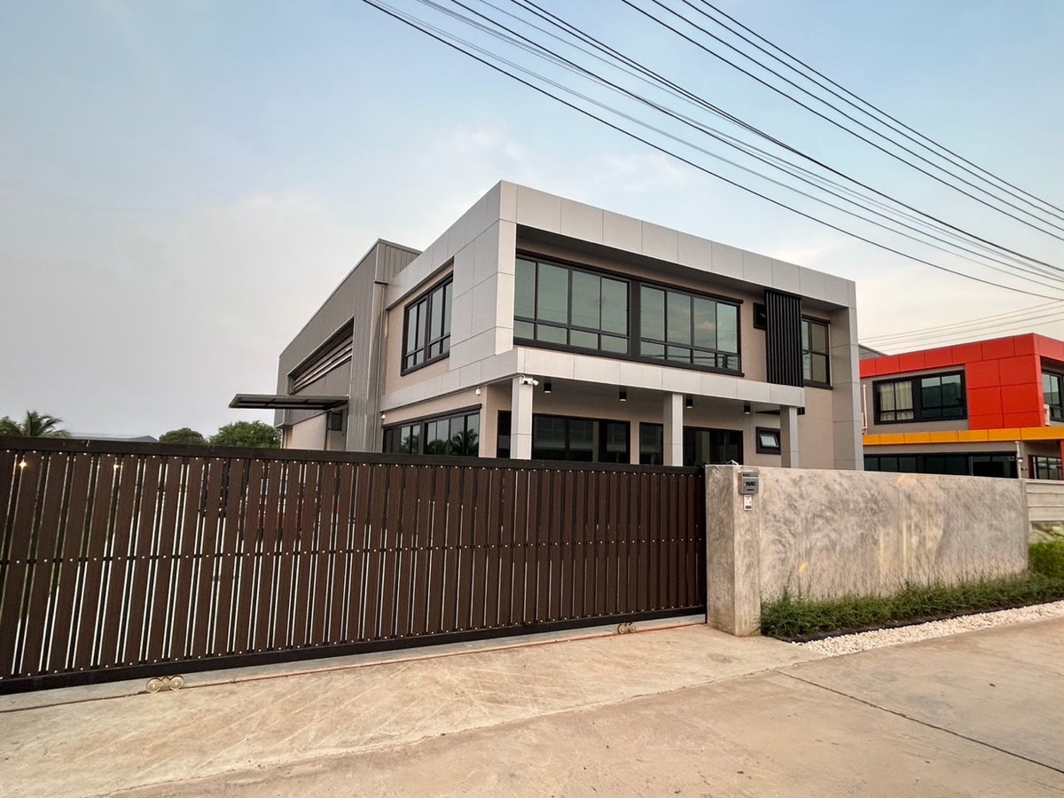 Factory with Office for Sale / Rent in Bang Len, Nakhon Pathom 915 sq.m on 1 Rai 1 Ngan 81 sq.w Near Salaya Logistics Hub Suitable for Investment Factory with Office for Sale / Rent in Bang Len, Nakhon Pathom 915 sq.m on 1 Rai 1 Ngan 81 sq.w Near Salaya Logistics Hub Suitable for Investment