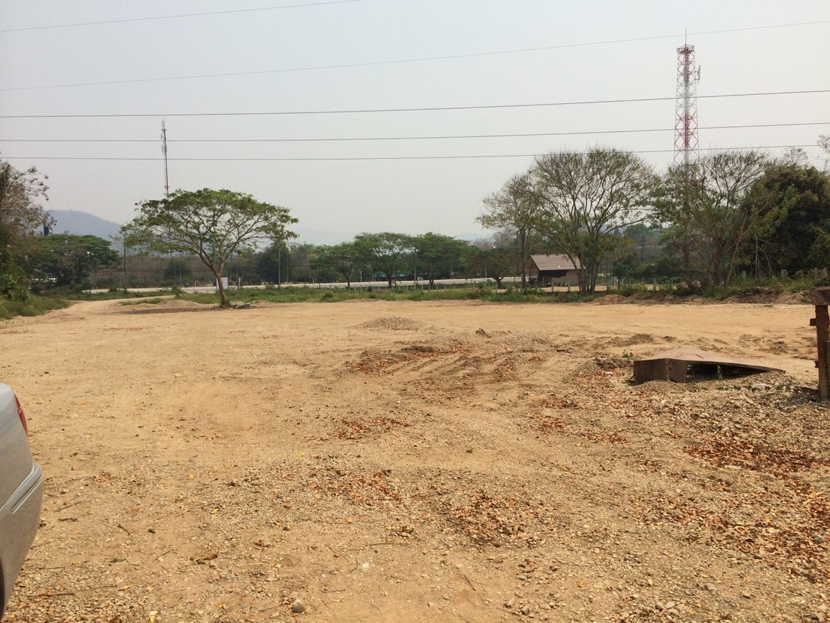 Land for sale next to Phahonyothin Road. The back is next to the Wang River, size 3.7 rai, Thoen District, Lampang Province. – รูปที่ 2
